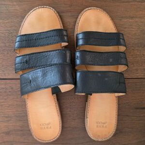 Frye & Co. Evie Women's 3 Band Slide Flat Sandals Sz 8.5